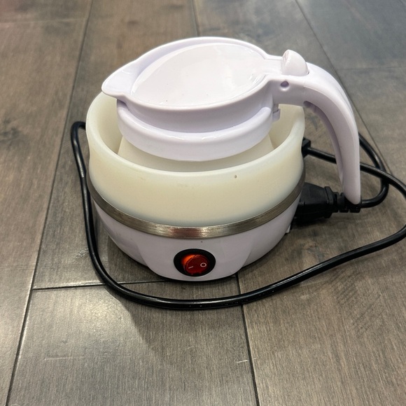 Collapsible White Electric Kettle - Picture 4 of 4